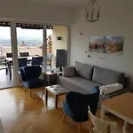 Blick Ueber Mit Terrasse