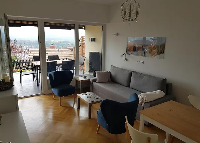 Blick Ueber Mit Terrasse